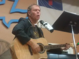Garth Hewitt singing at Joy Junction